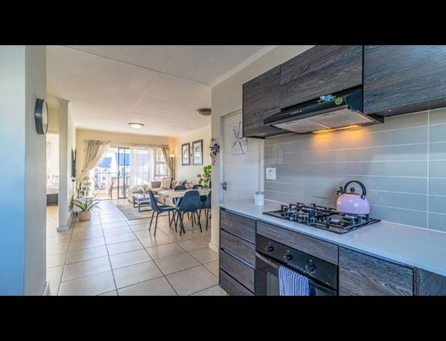 2 BEDROOM TOWNHOUSE FOR SALE IN GREENSTONE CREST
